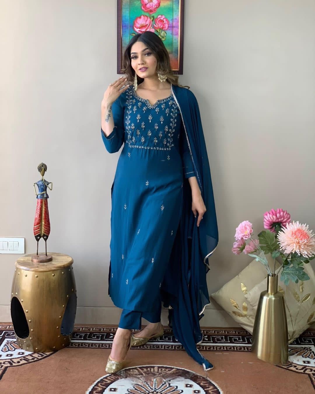 Women's Rayon slub Embroidered Straight Kurta with Rayon slub Pant & Chinnon Dupatta Set