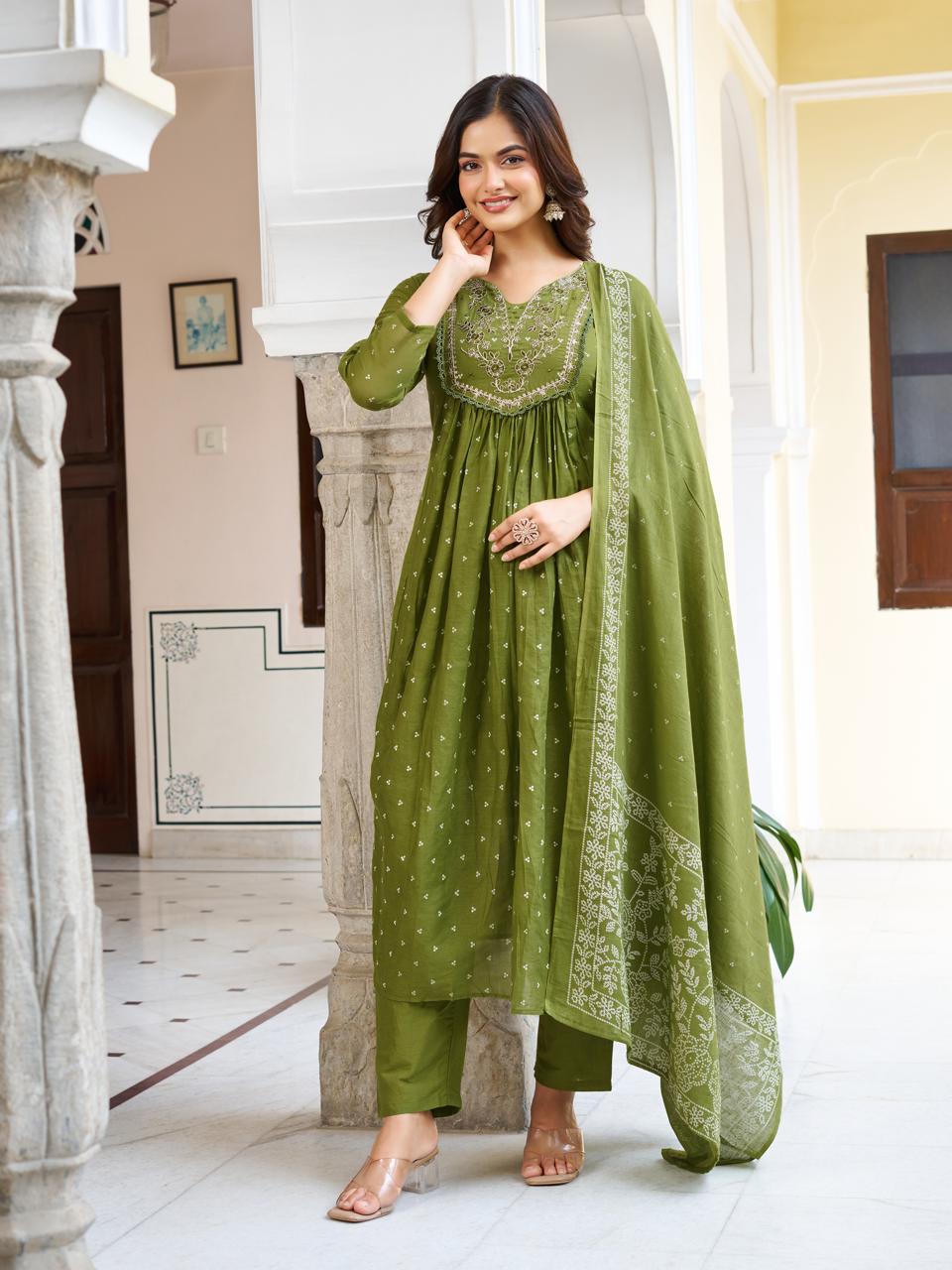 Women Green Printed cotton Embroidered Kurta With Pant & Dupatta