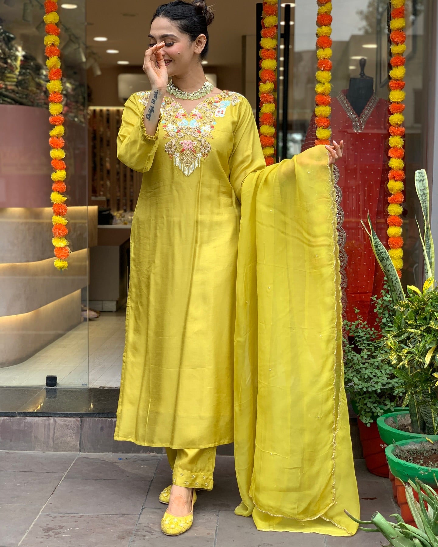 Chanderi Silk Embroidered Kurta with Pant and Organza Dupatta Sets