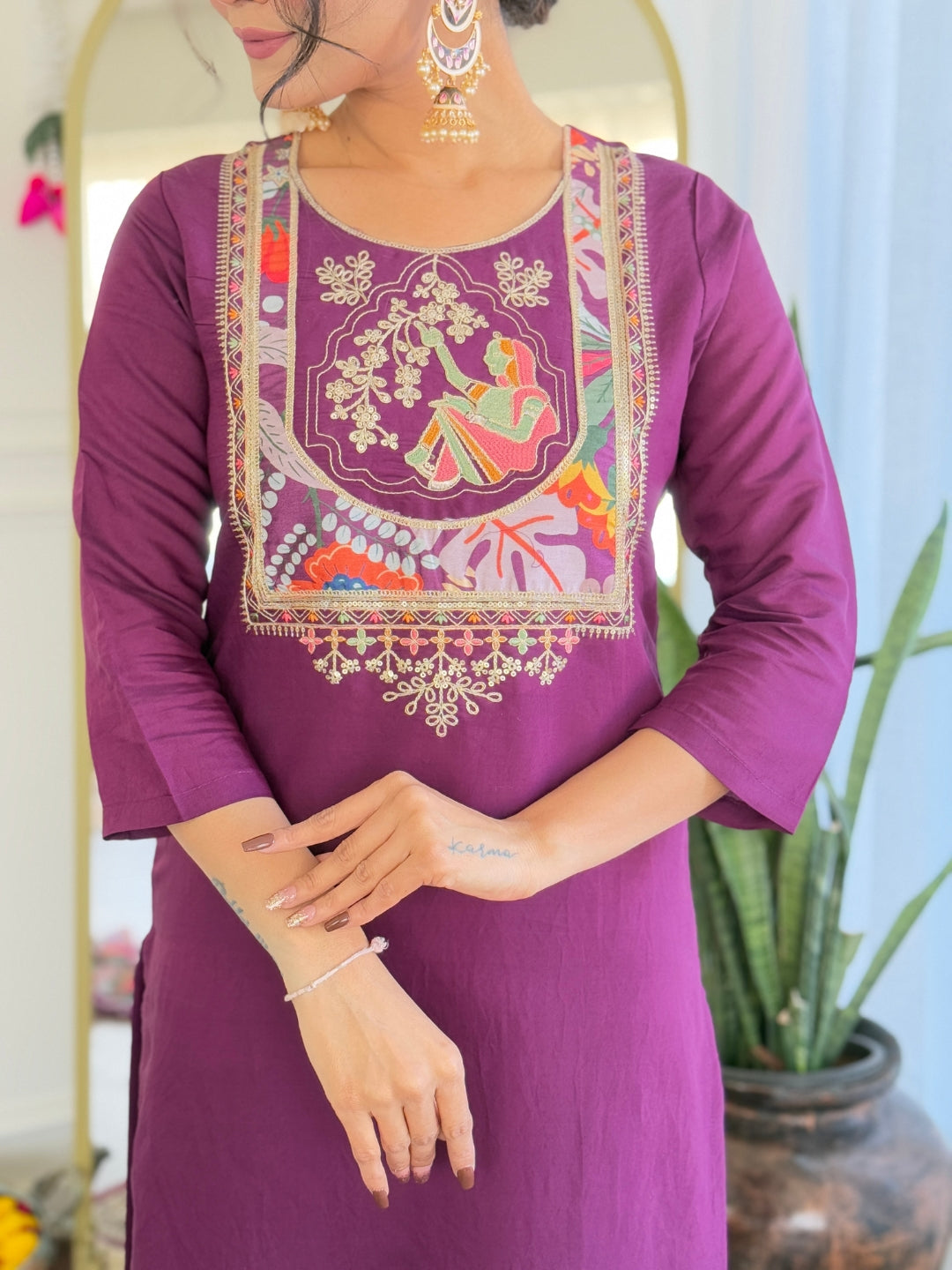 Viscose Chanderi Embroidered White Kurta with Pant and Dupatta for Traditional Kurta Set
