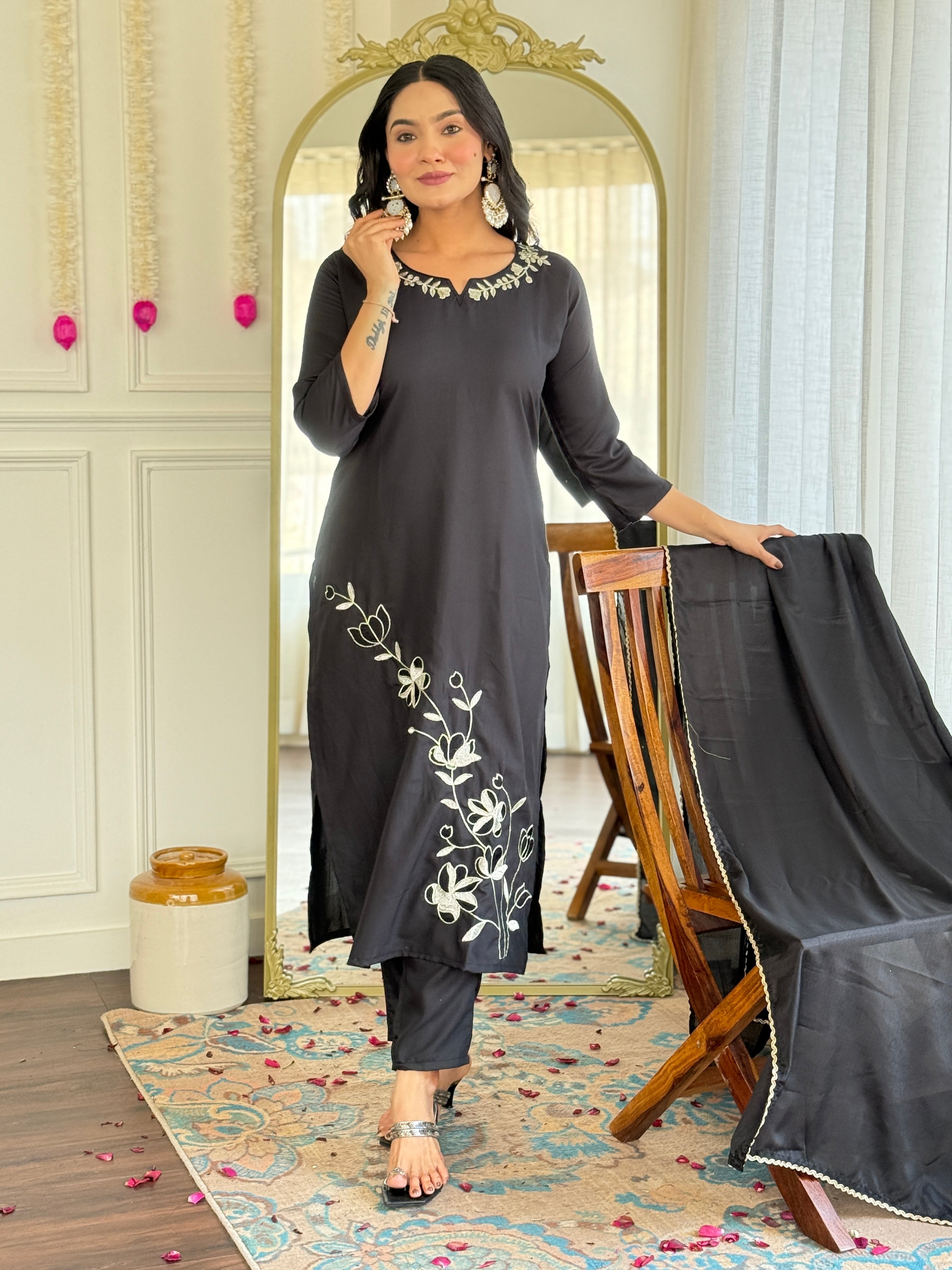 Women's Kurta Set in Viscose Rayon with Chinon Dupatta