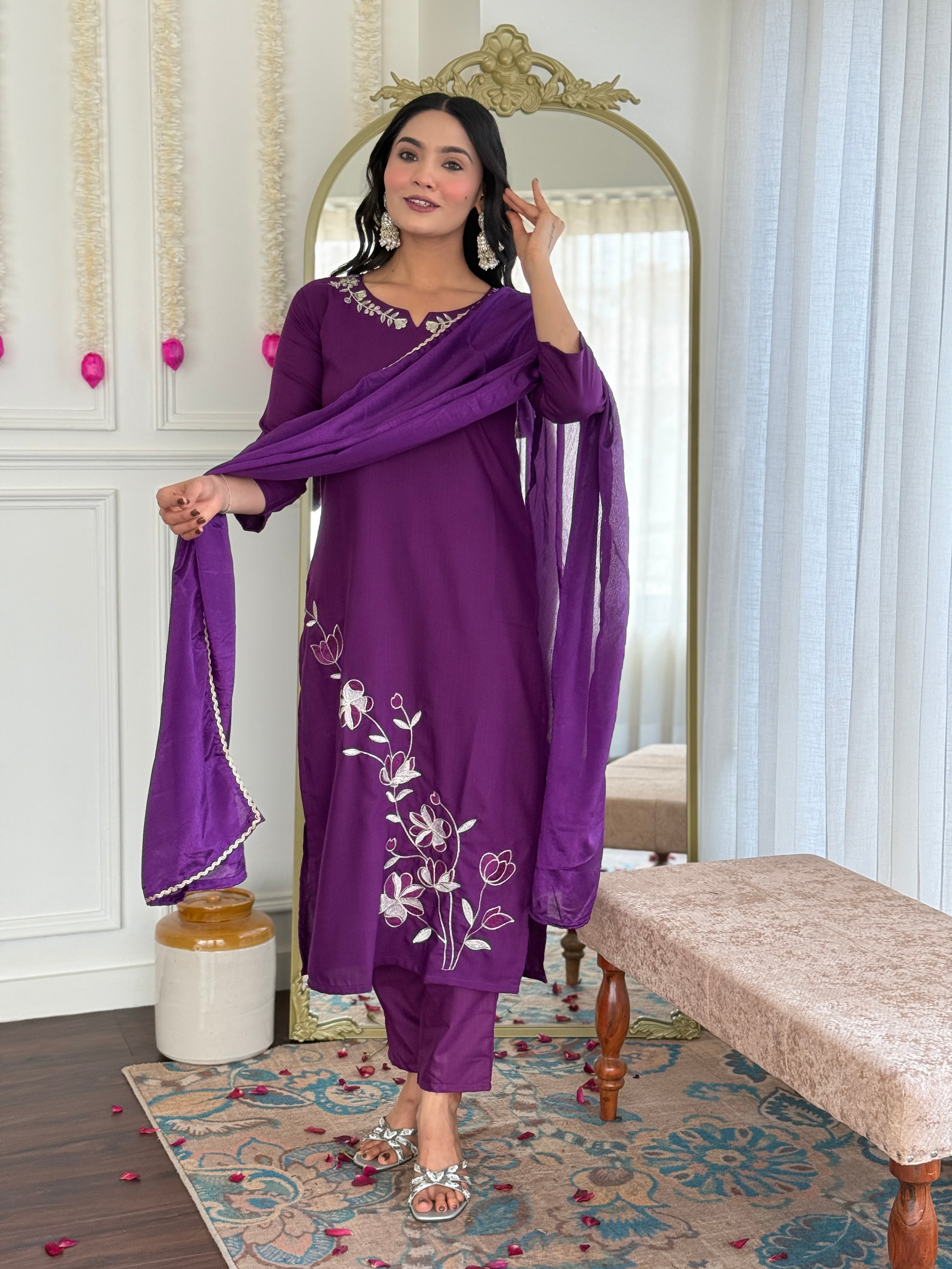 Women's Kurta Set in Viscose Rayon with Chinon Dupatta