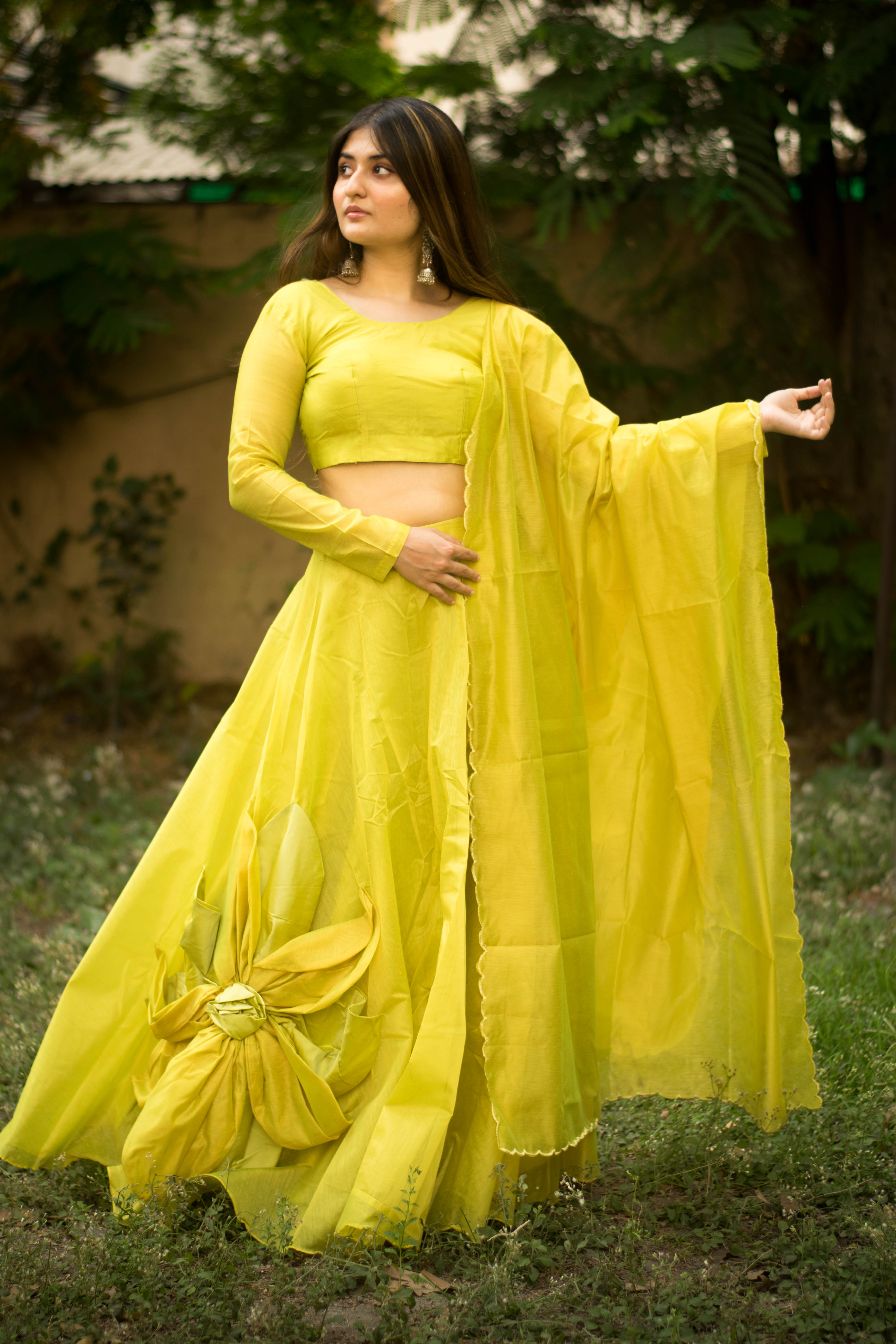 Womens Rajwadi Chanderi Silk with Hand Made Flower Wedding Readymade lehenga Choli.