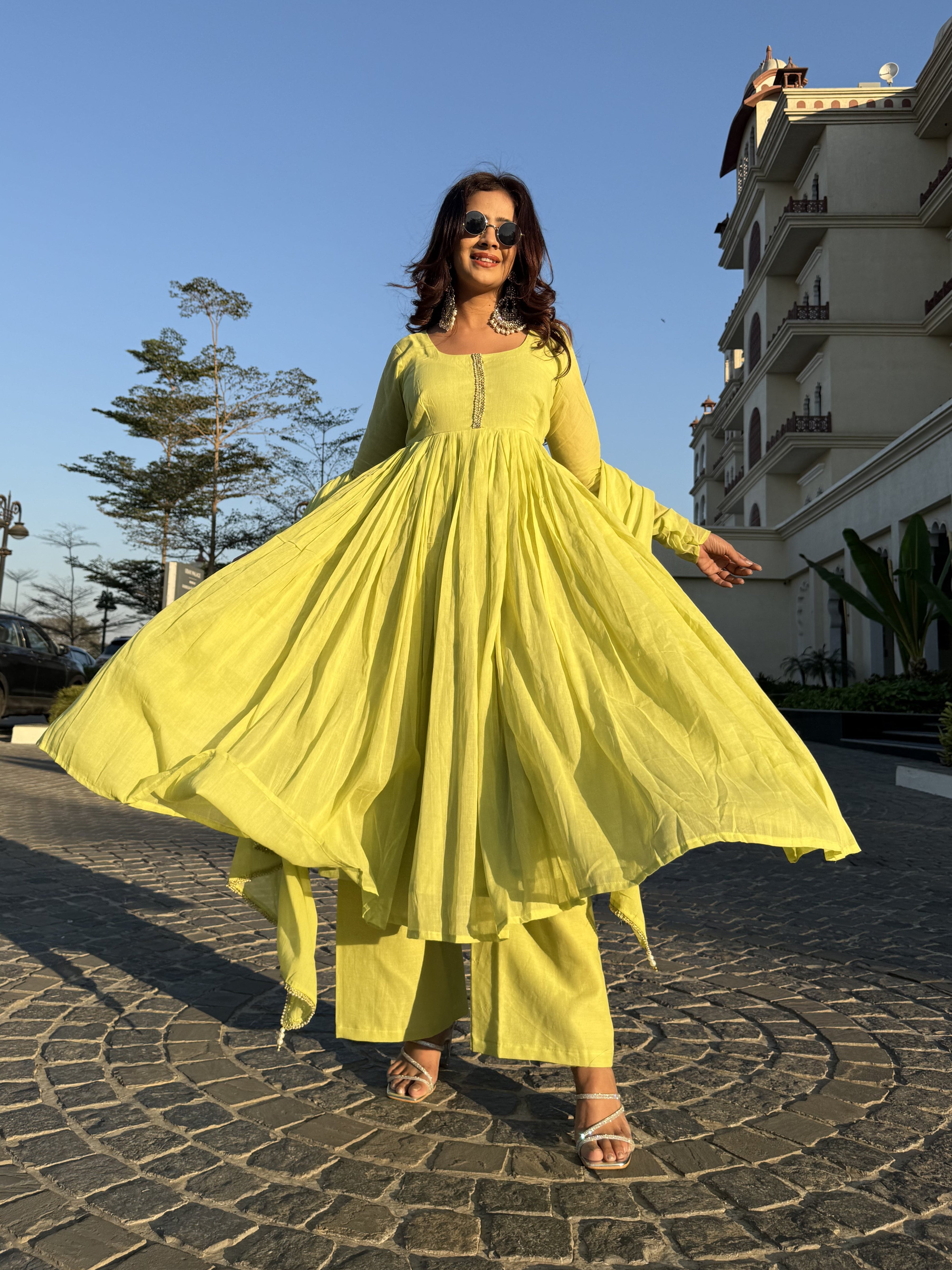 New Desigenr Party Wear Look Pure Cotton Fancy Alia Cut Anarkali kurta set