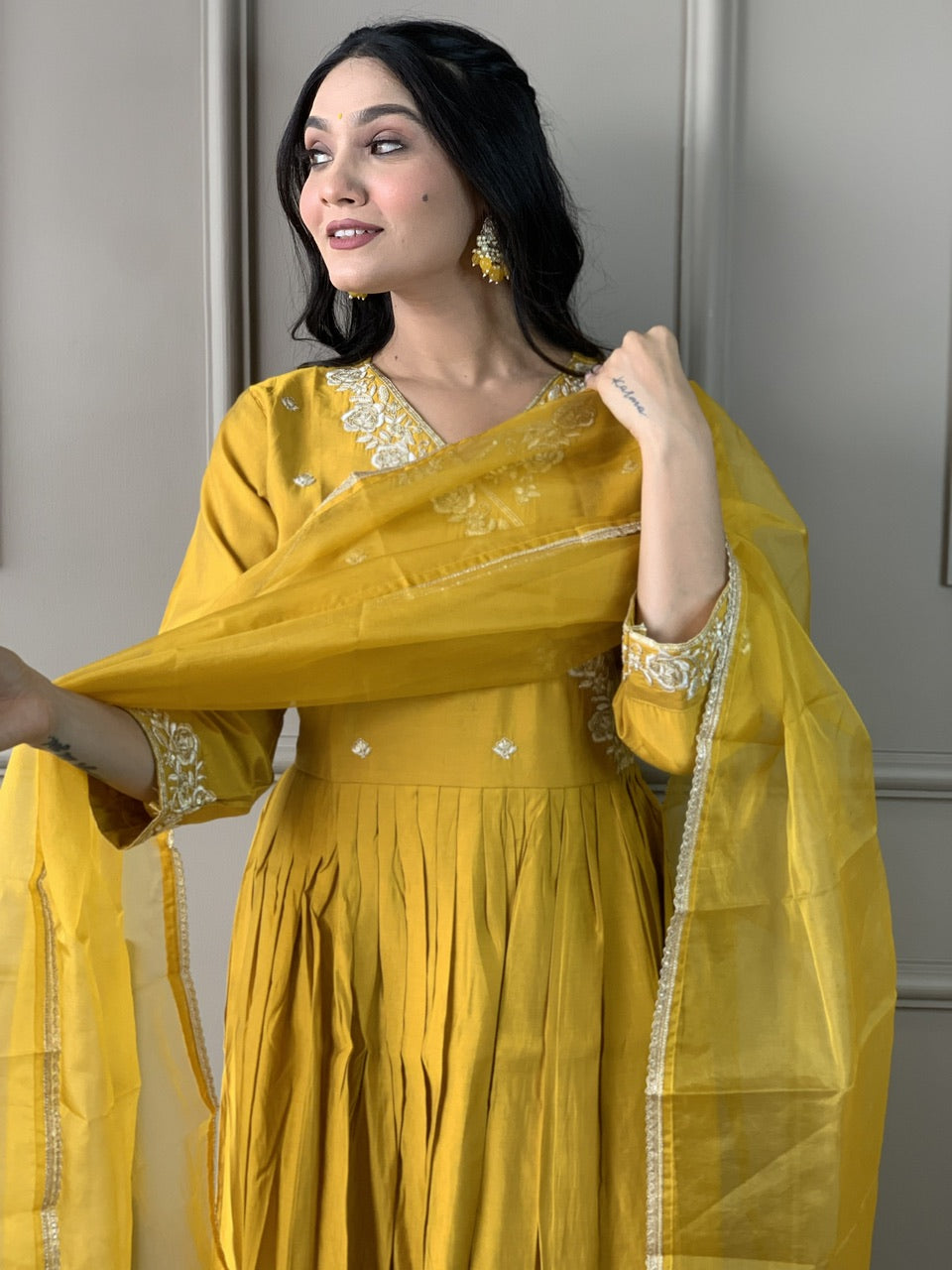Women's Viscose Chanderi Embroidered Straight Kurta with Viscose Chanderi Pant & Organza Dupatta Set