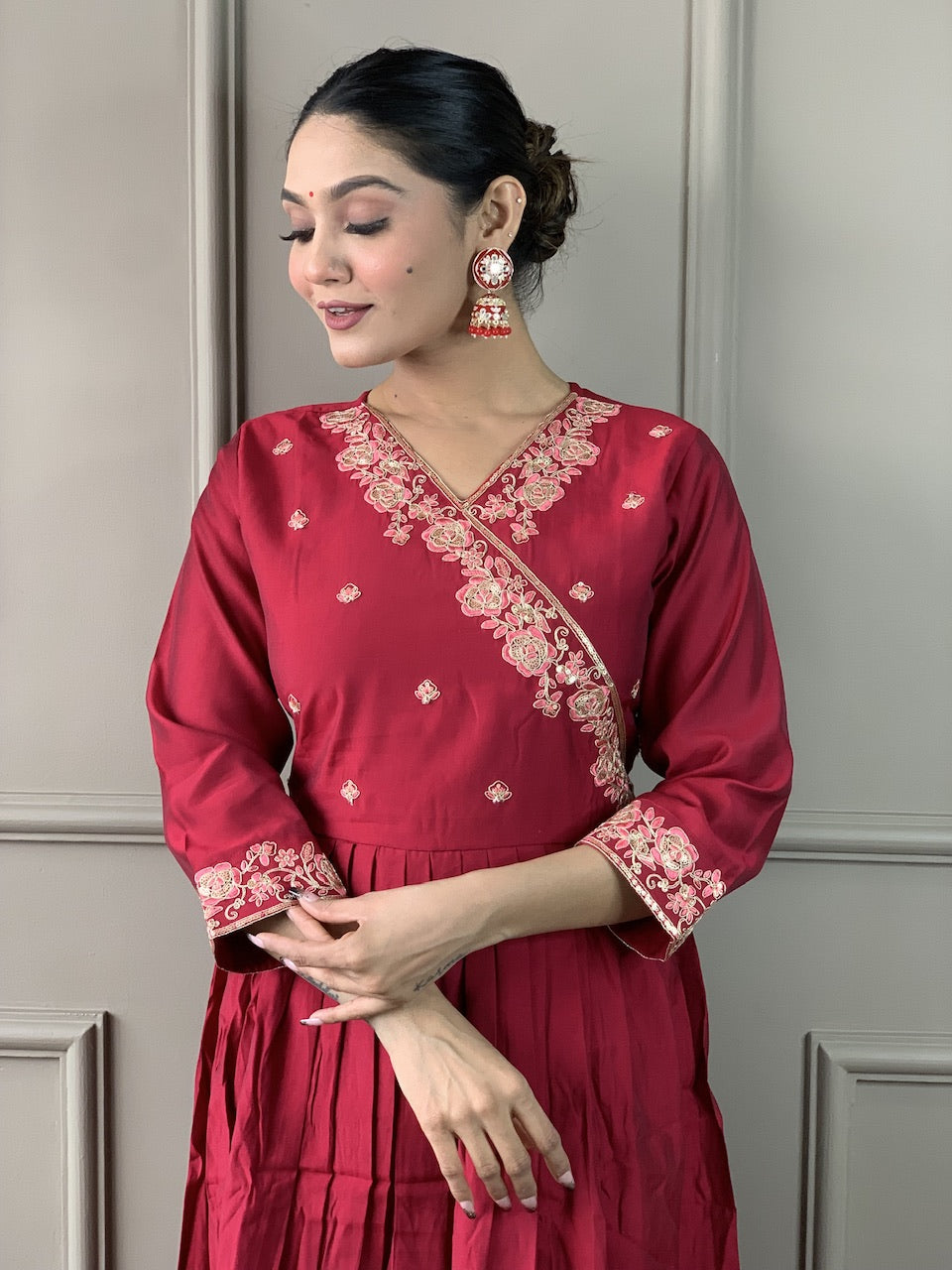 Women's Viscose Chanderi Embroidered Straight Kurta with Viscose Chanderi Pant & Organza Dupatta Set