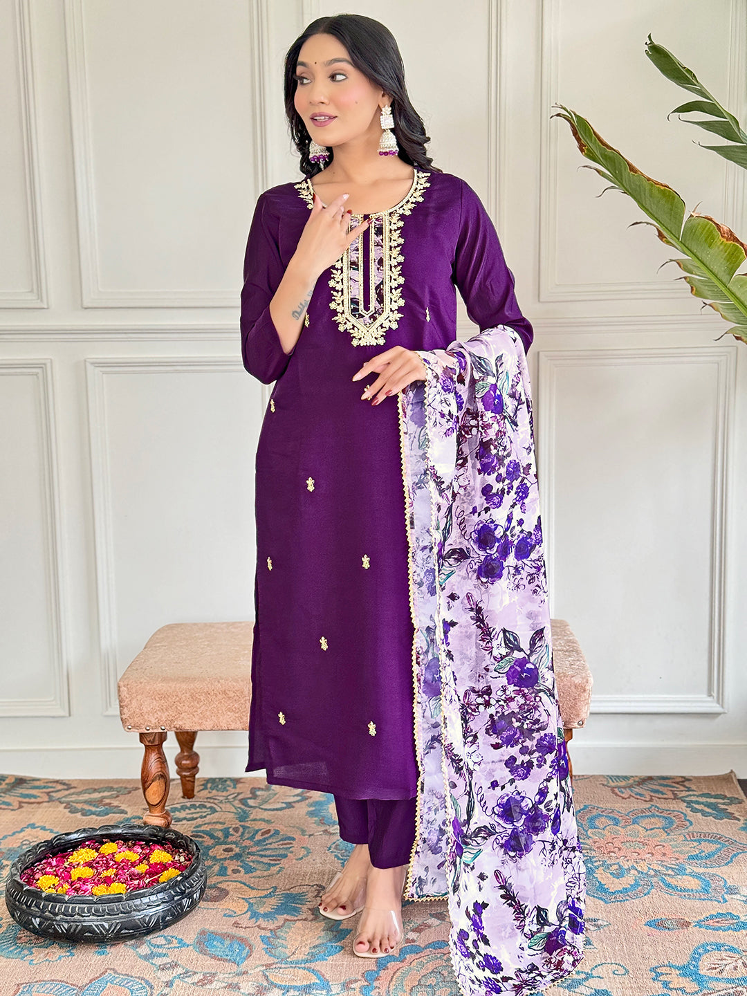 Women Viscose  chanderi  Embroidered Kurta With Pant & Dupatta