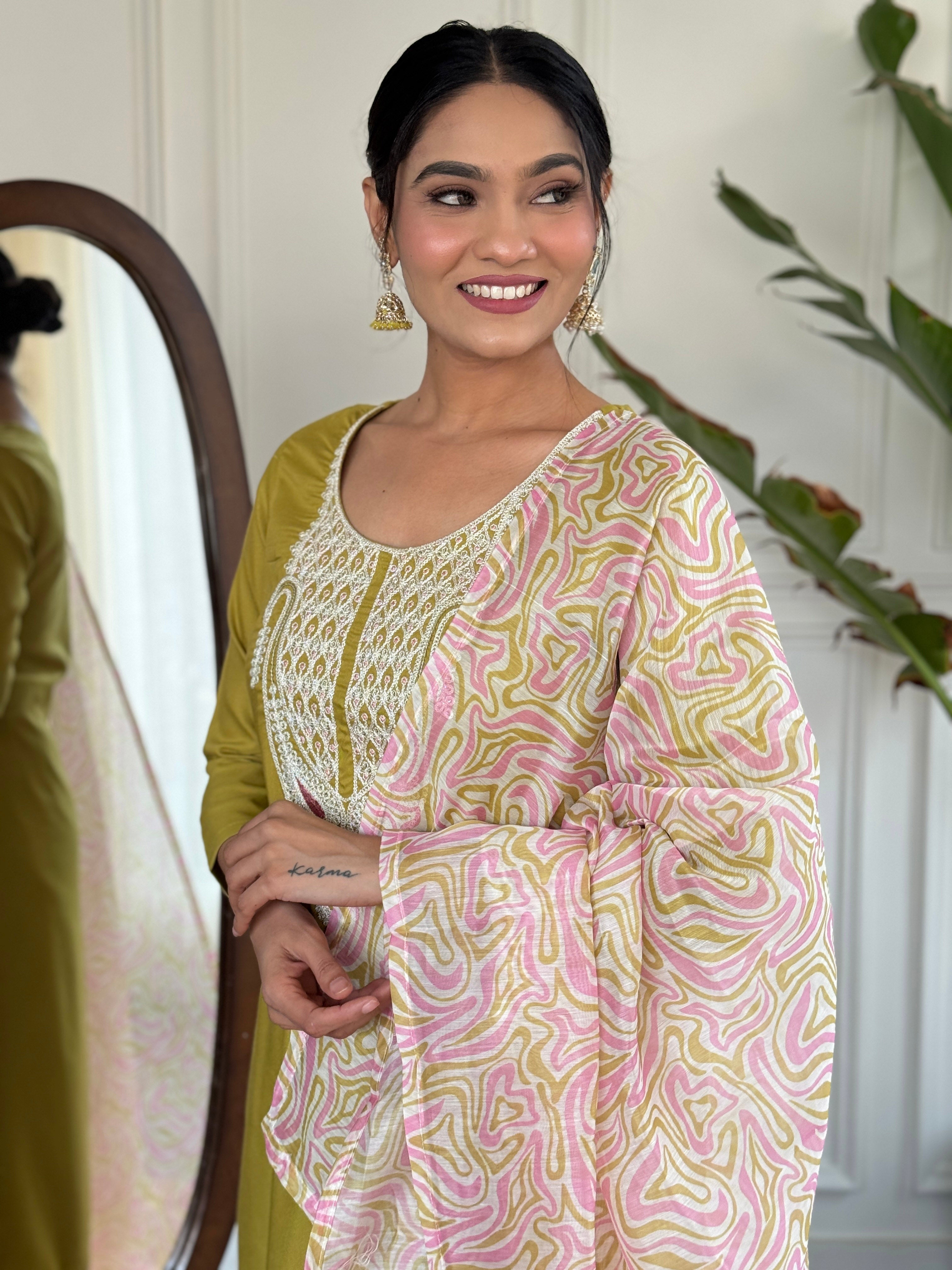 Women's Viscose Slub Embroidered Kurta With Pant & Dupatta