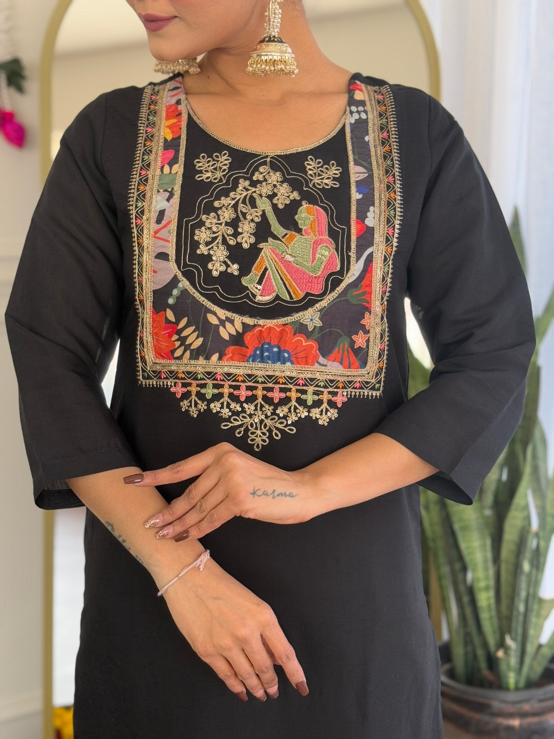 Viscose Chanderi Embroidered White Kurta with Pant and Dupatta for Traditional Kurta Set