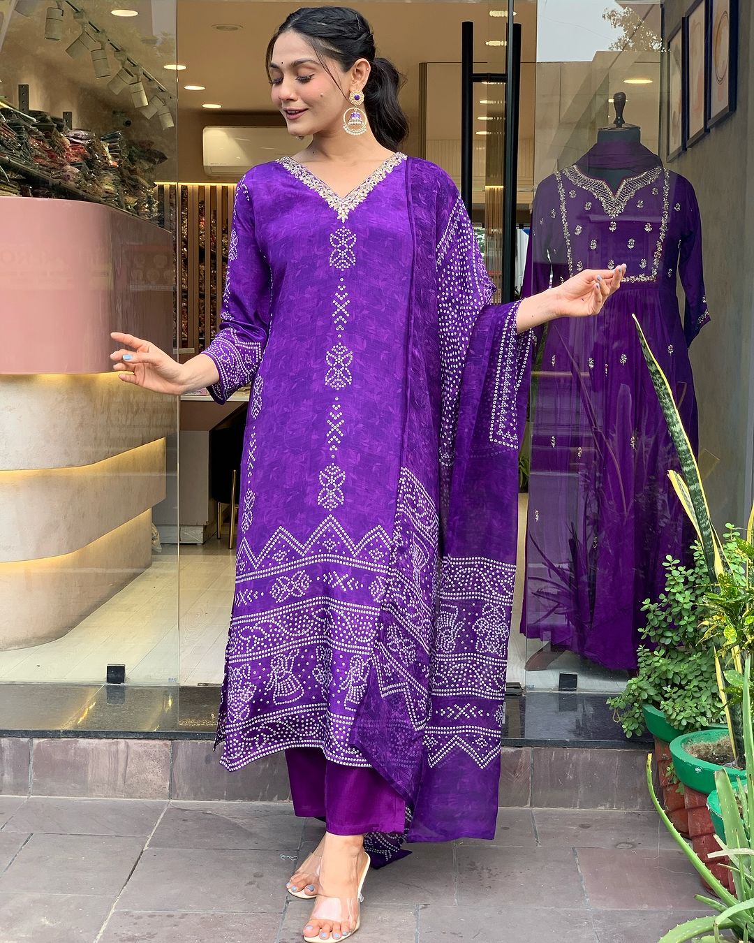 Awesome Pink Printed Crepe Pant Suit With Bandhani Dupatta