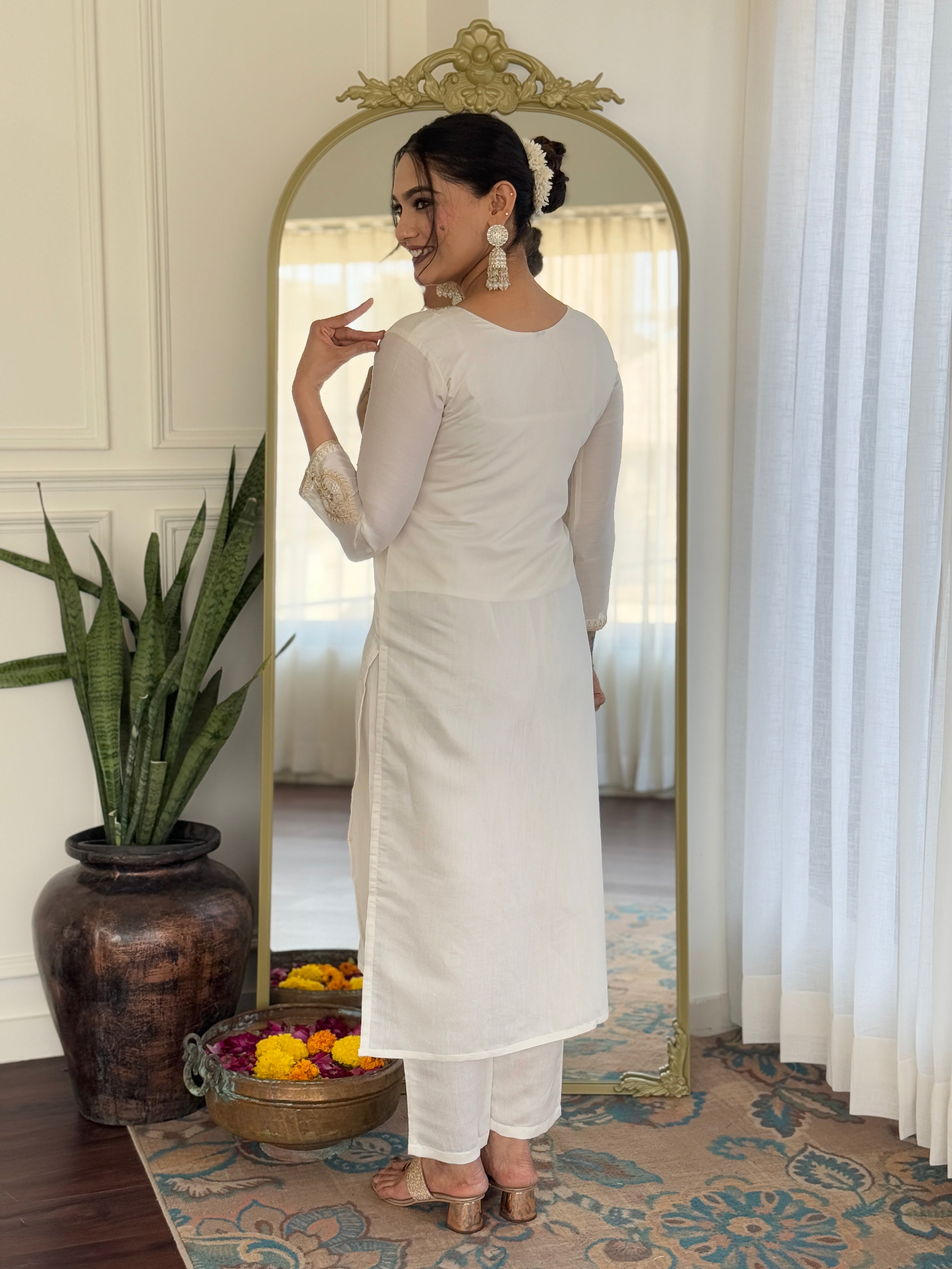 Off White Floral Embroidered Viscose Chanderi Kurta with Trousers & With jacquard Dupatta
