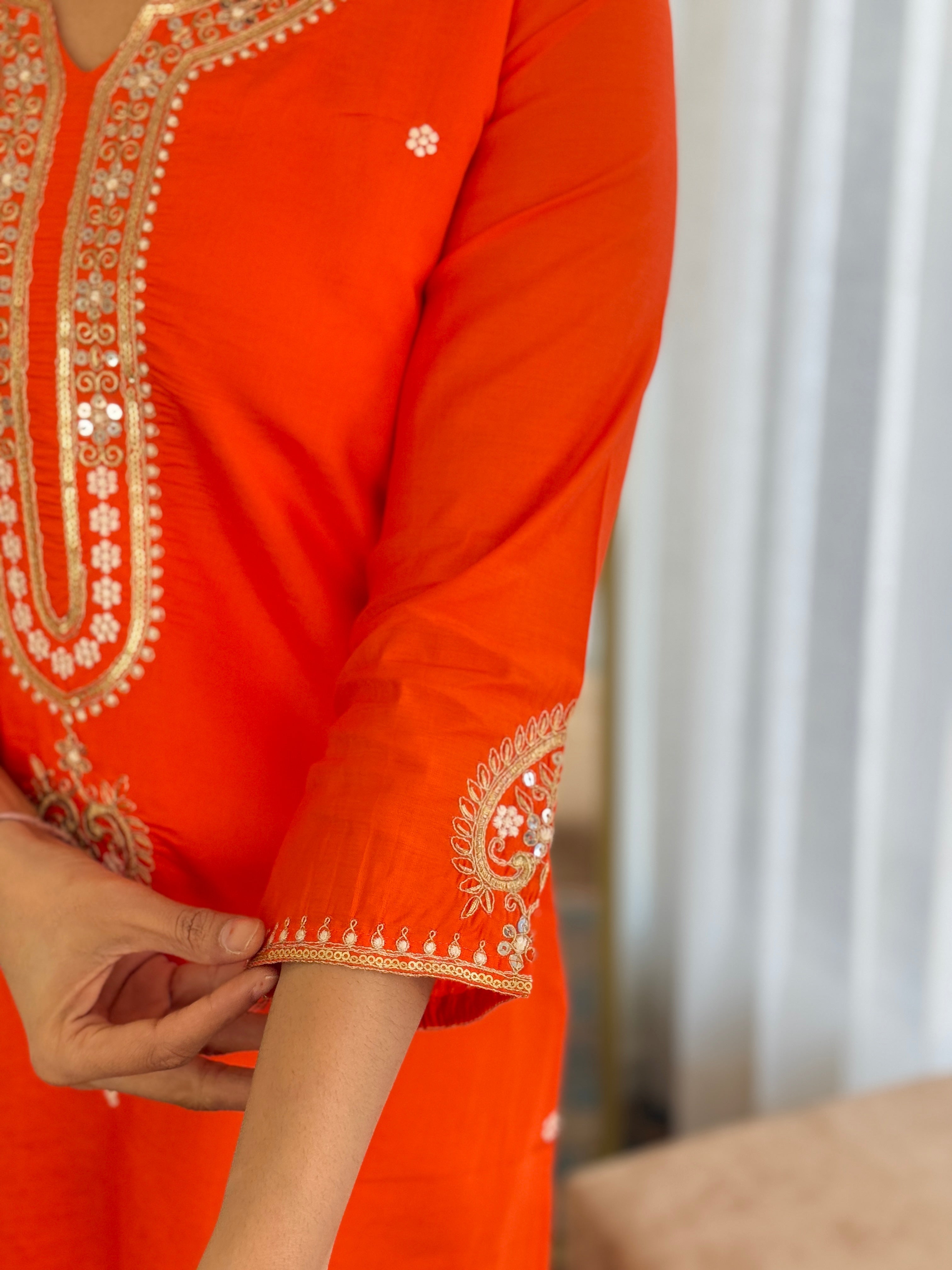 Off White Floral Embroidered Viscose Chanderi Kurta with Trousers & With jacquard Dupatta