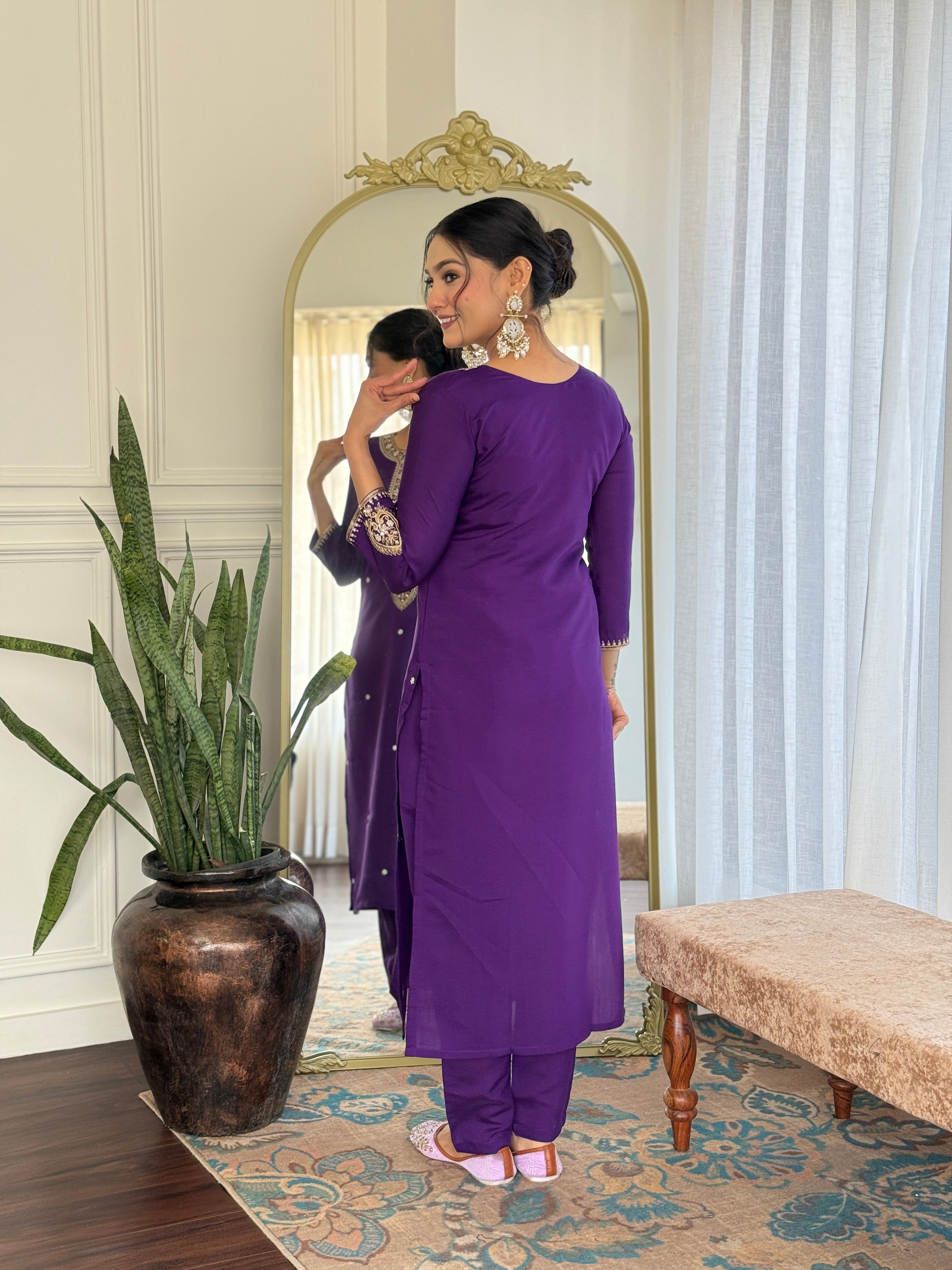 Off White Floral Embroidered Viscose Chanderi Kurta with Trousers & With jacquard Dupatta