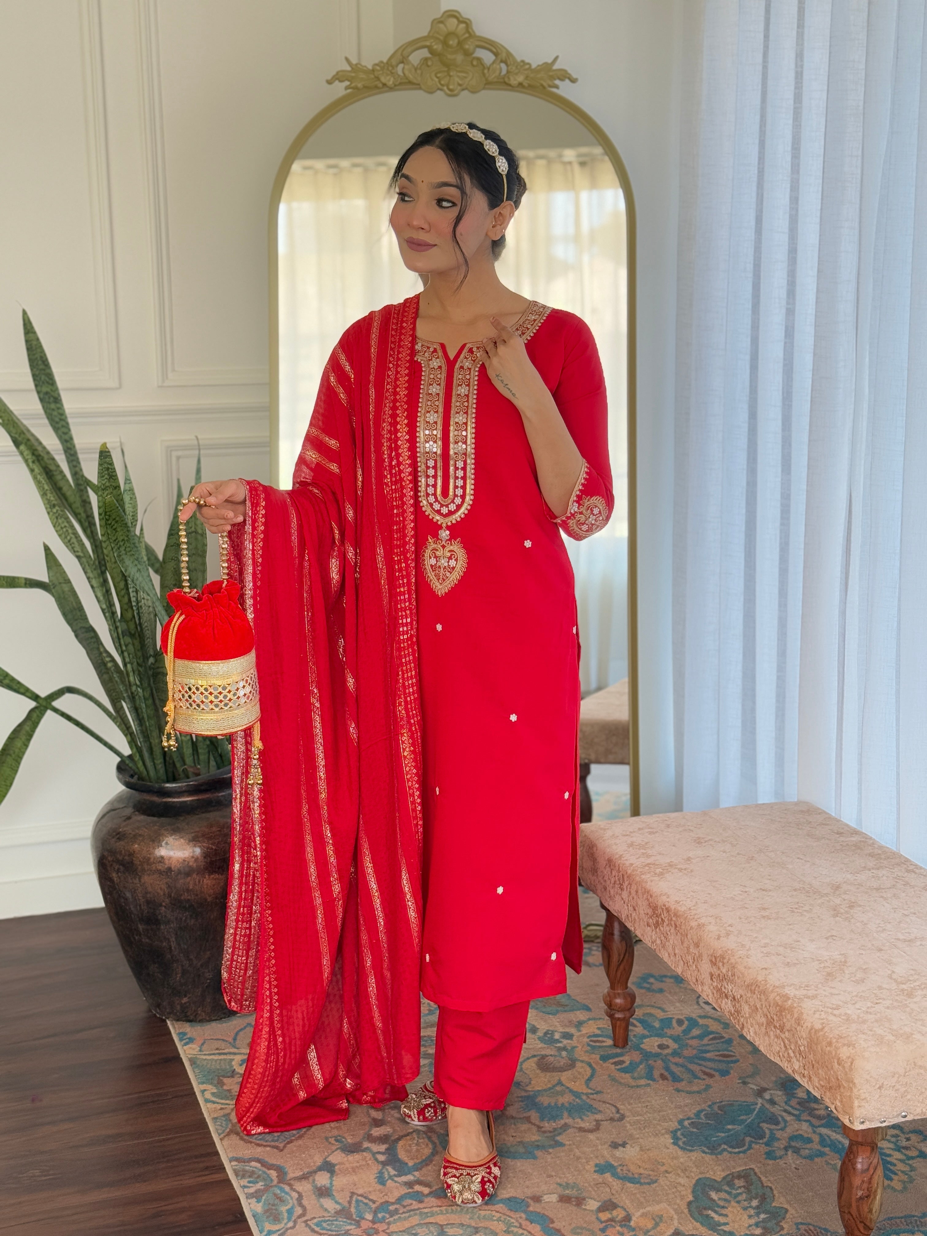 Off White Floral Embroidered Viscose Chanderi Kurta with Trousers & With jacquard Dupatta