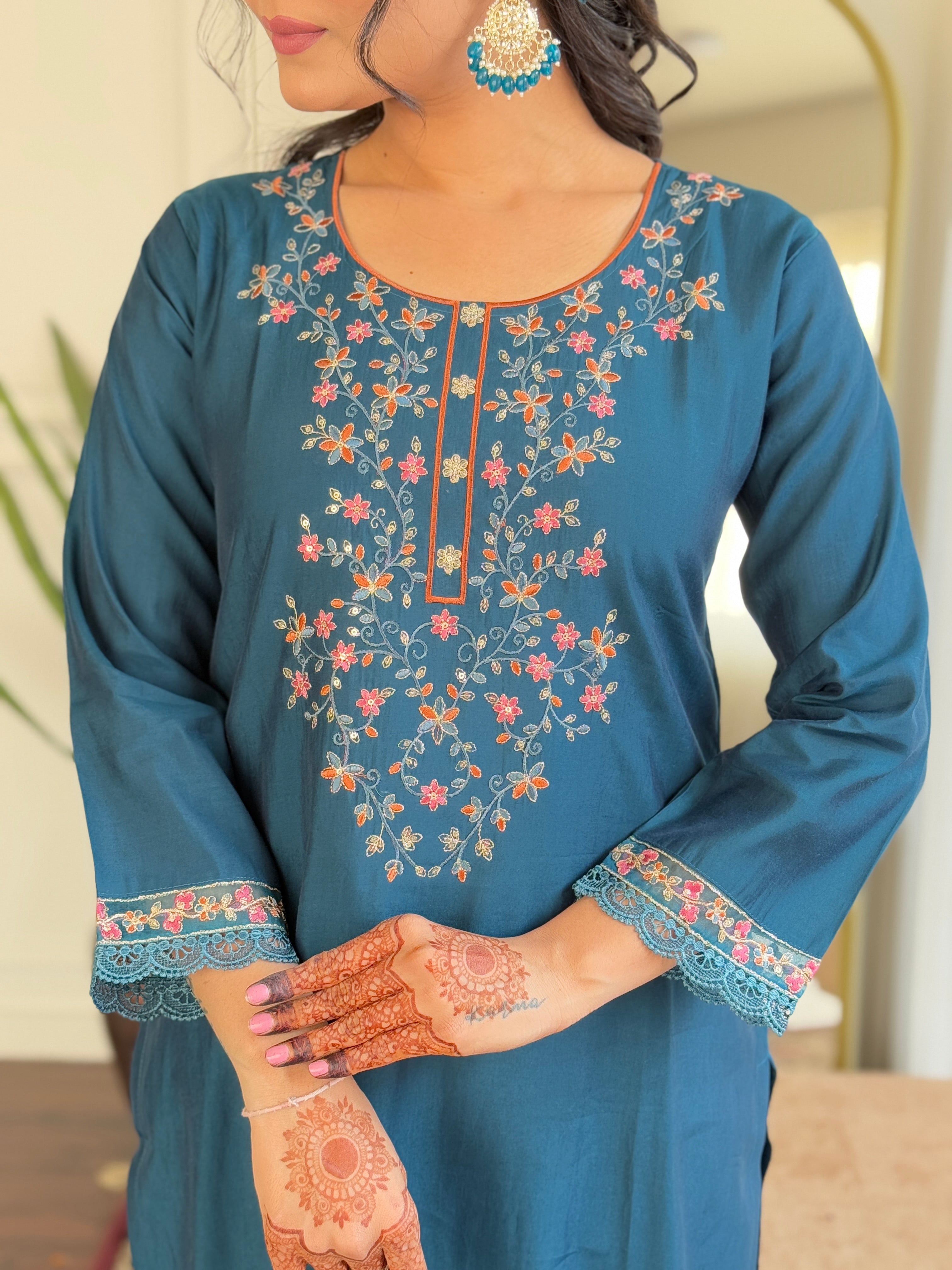 Women's Viscose Silk Solid Straight Kurta