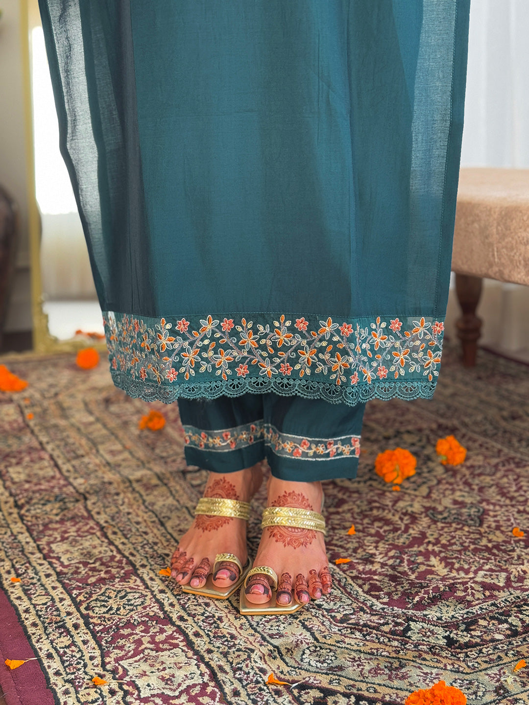Women's Viscose Silk Solid Straight Kurta