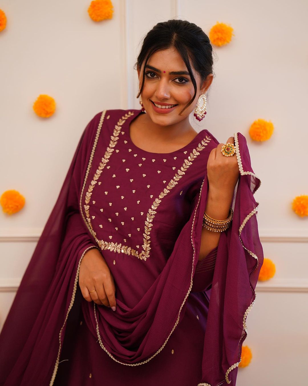 Women's Rayon slub Embroidered Straight Kurta with Rayon slub Pant & Chinnon Dupatta Set