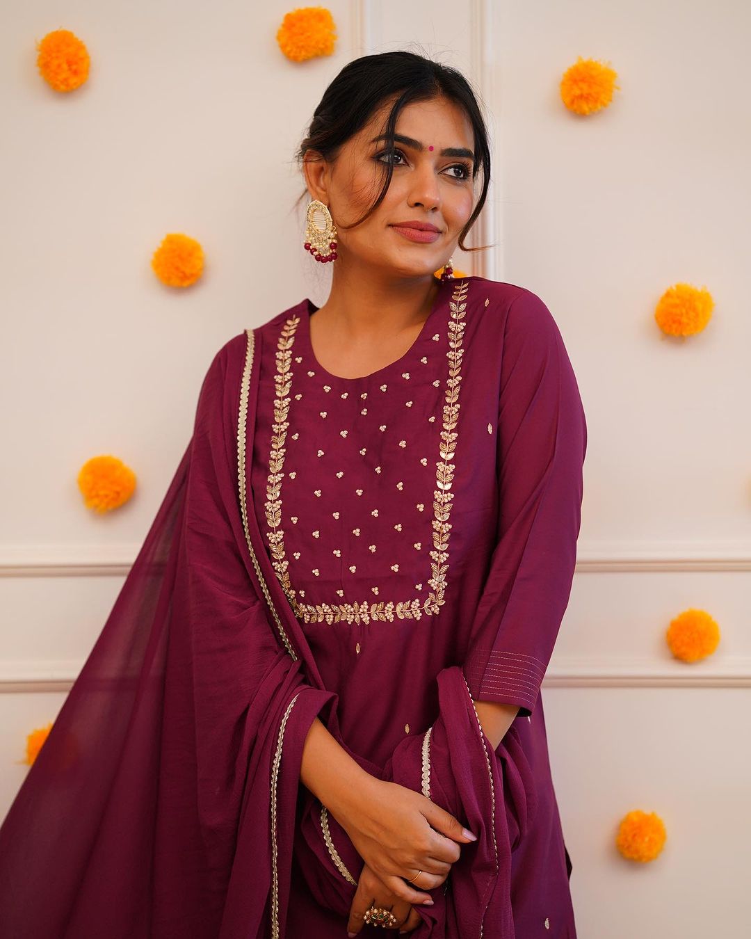 Women's Rayon slub Embroidered Straight Kurta with Rayon slub Pant & Chinnon Dupatta Set