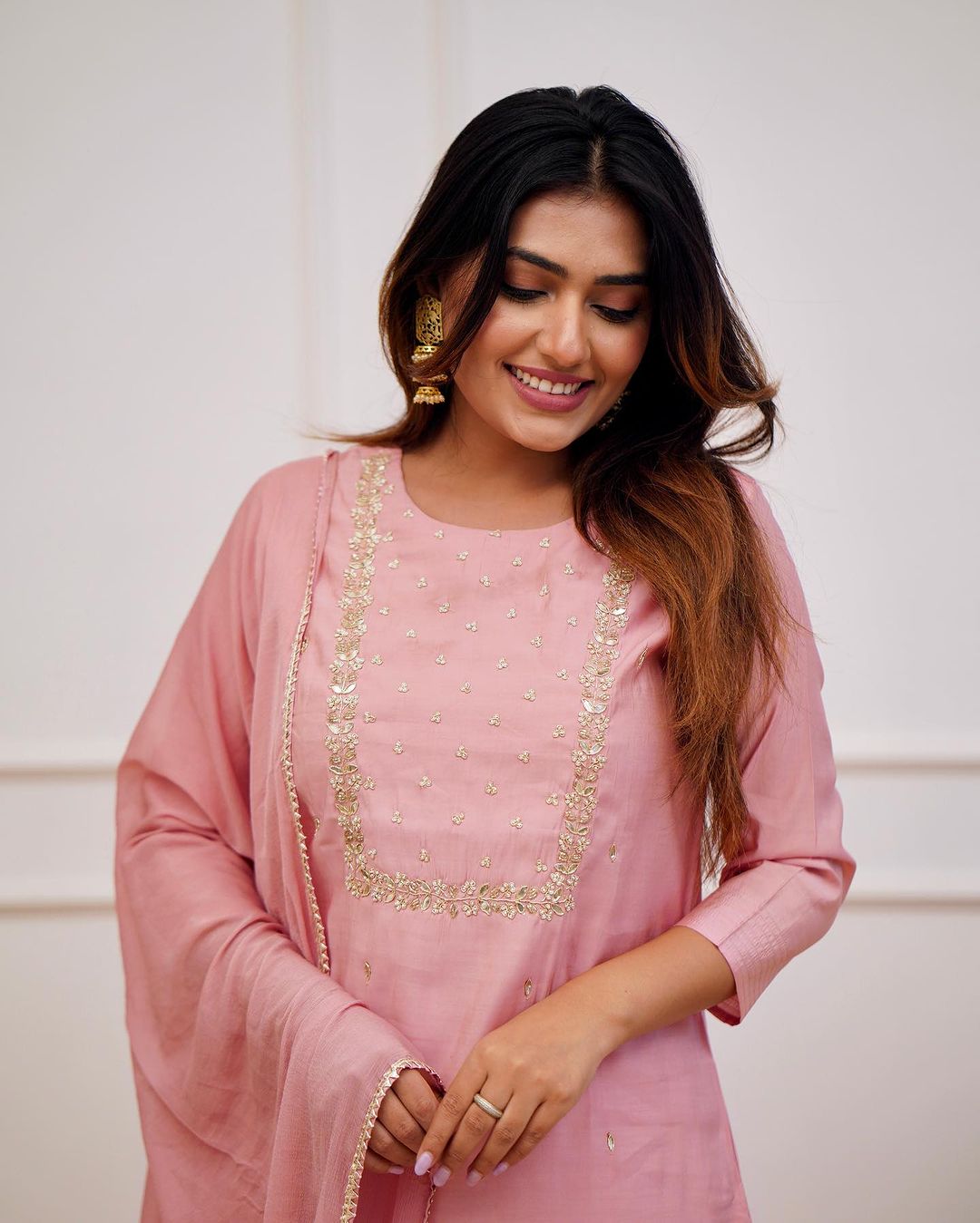 Women's Rayon slub Embroidered Straight Kurta with Rayon slub Pant & Chinnon Dupatta Set