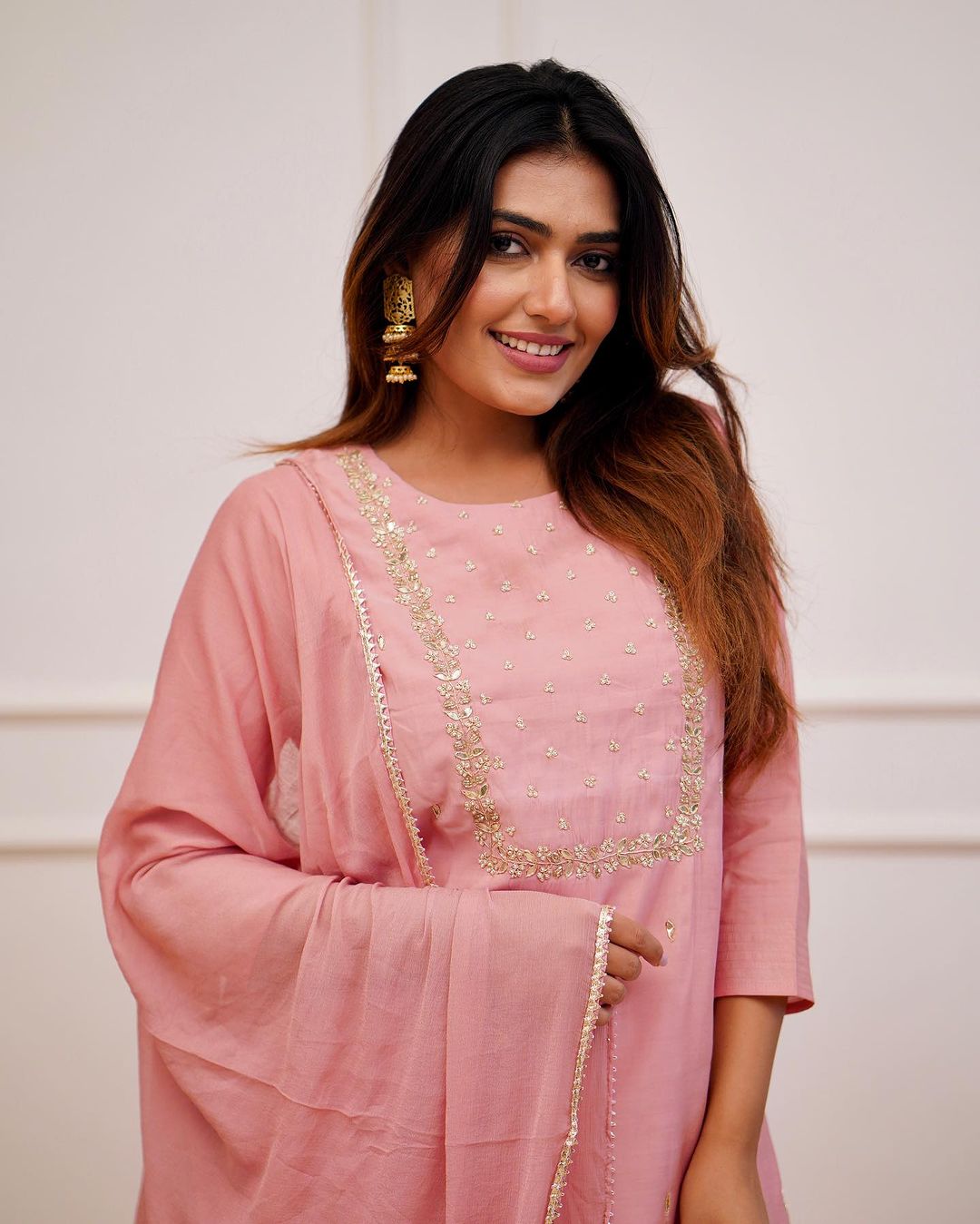 Women's Rayon slub Embroidered Straight Kurta with Rayon slub Pant & Chinnon Dupatta Set
