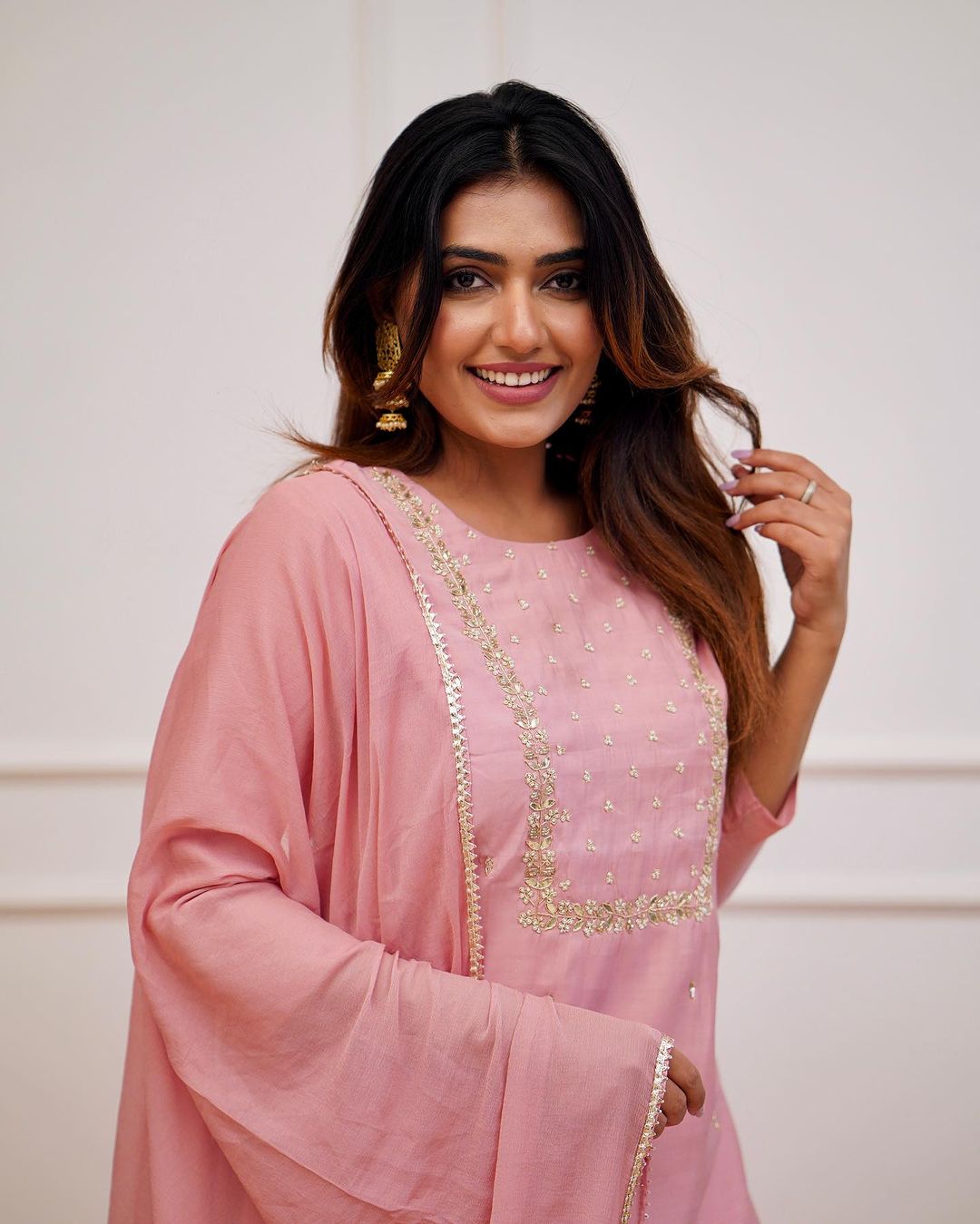 Women's Rayon slub Embroidered Straight Kurta with Rayon slub Pant & Chinnon Dupatta Set