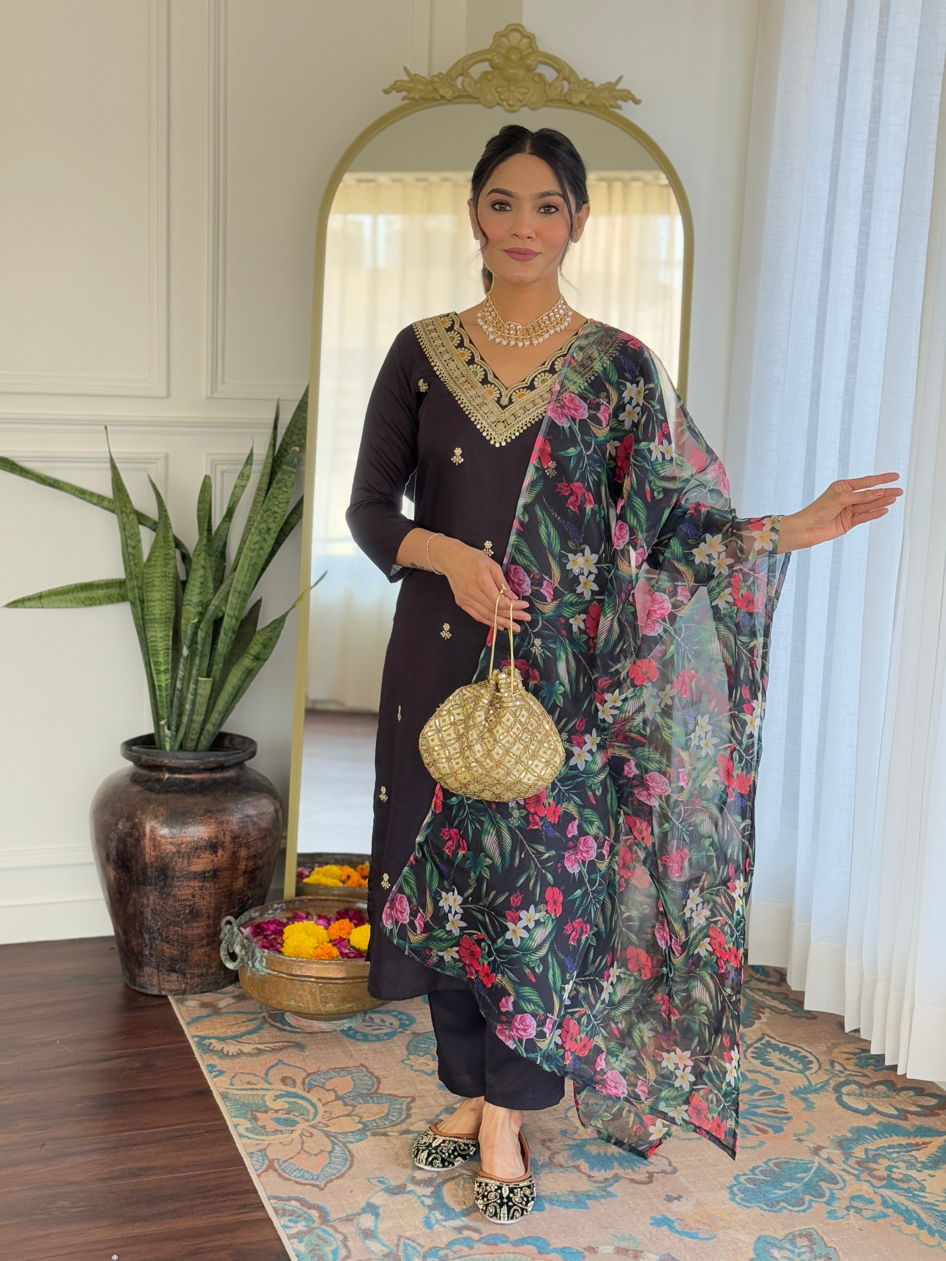 Pretty Women Kurta Sets for Women