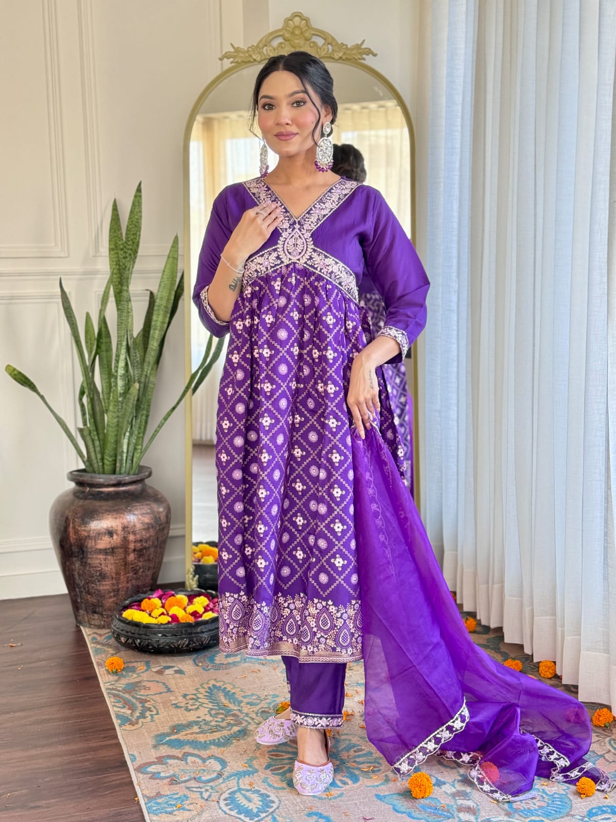 Women's Chanderi silk Embroidered Straight Kurta with Chanderi silk Pant & Organza Dupatta Set
