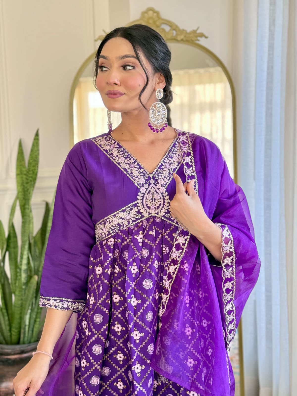 Women's Chanderi silk Embroidered Straight Kurta with Chanderi silk Pant & Organza Dupatta Set