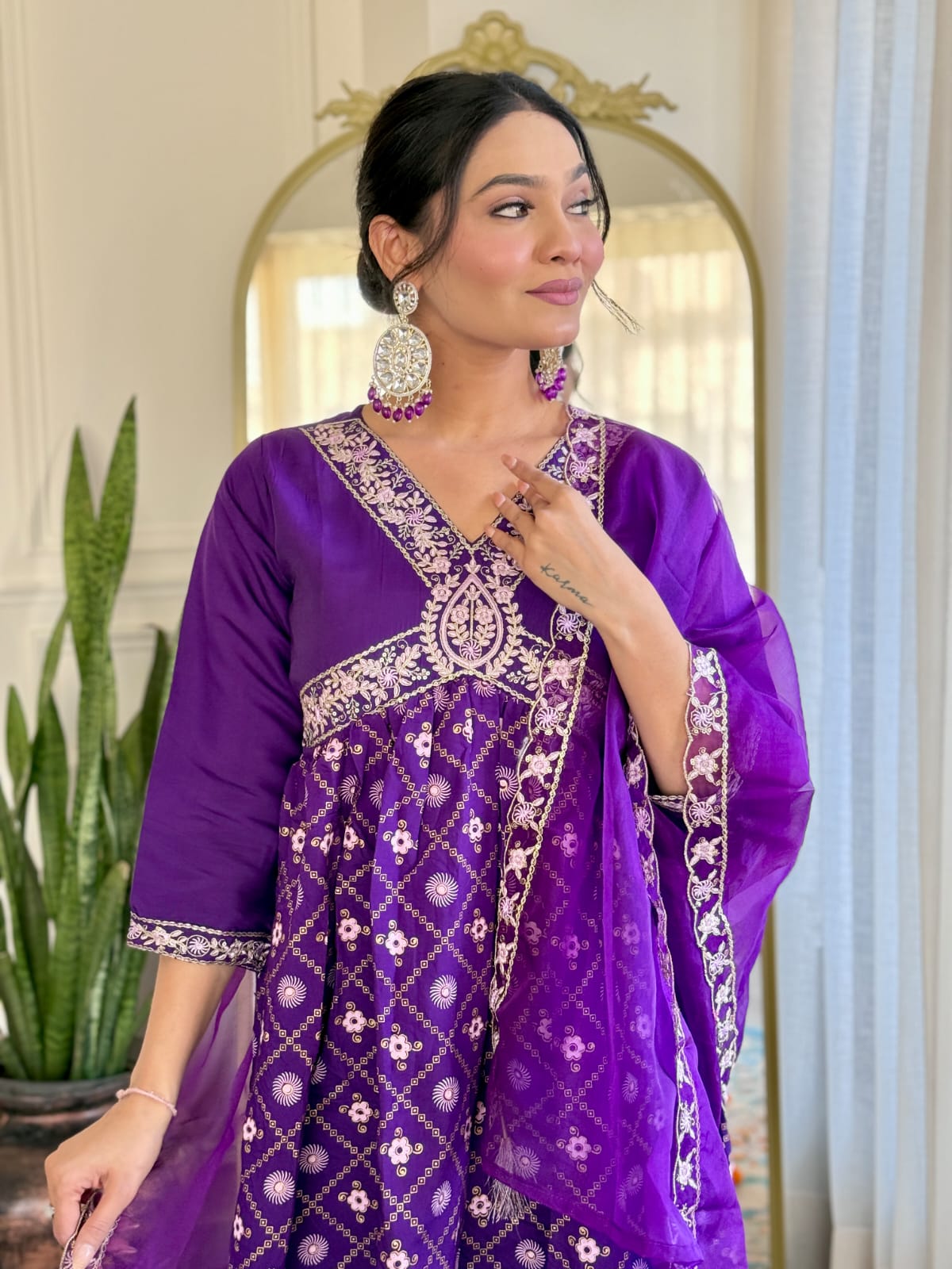 Women's Chanderi silk Embroidered Straight Kurta with Chanderi silk Pant & Organza Dupatta Set