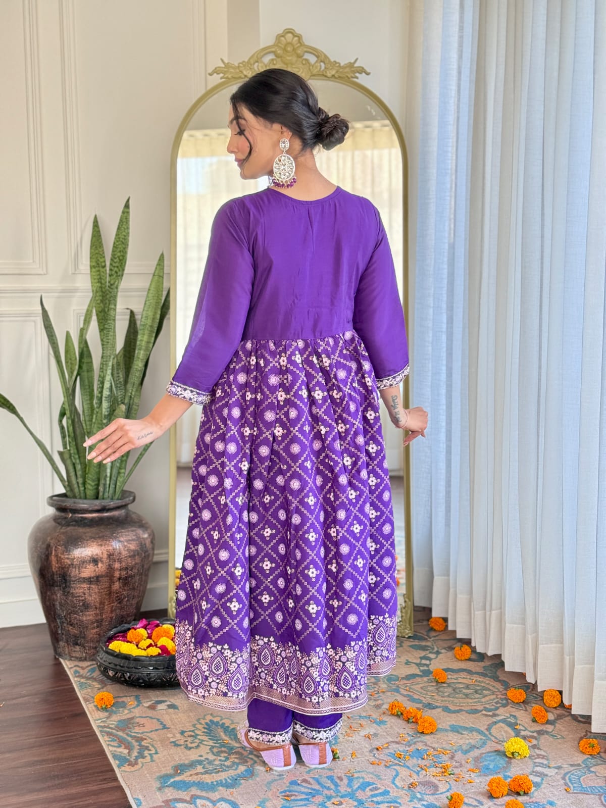 Women's Chanderi silk Embroidered Straight Kurta with Chanderi silk Pant & Organza Dupatta Set