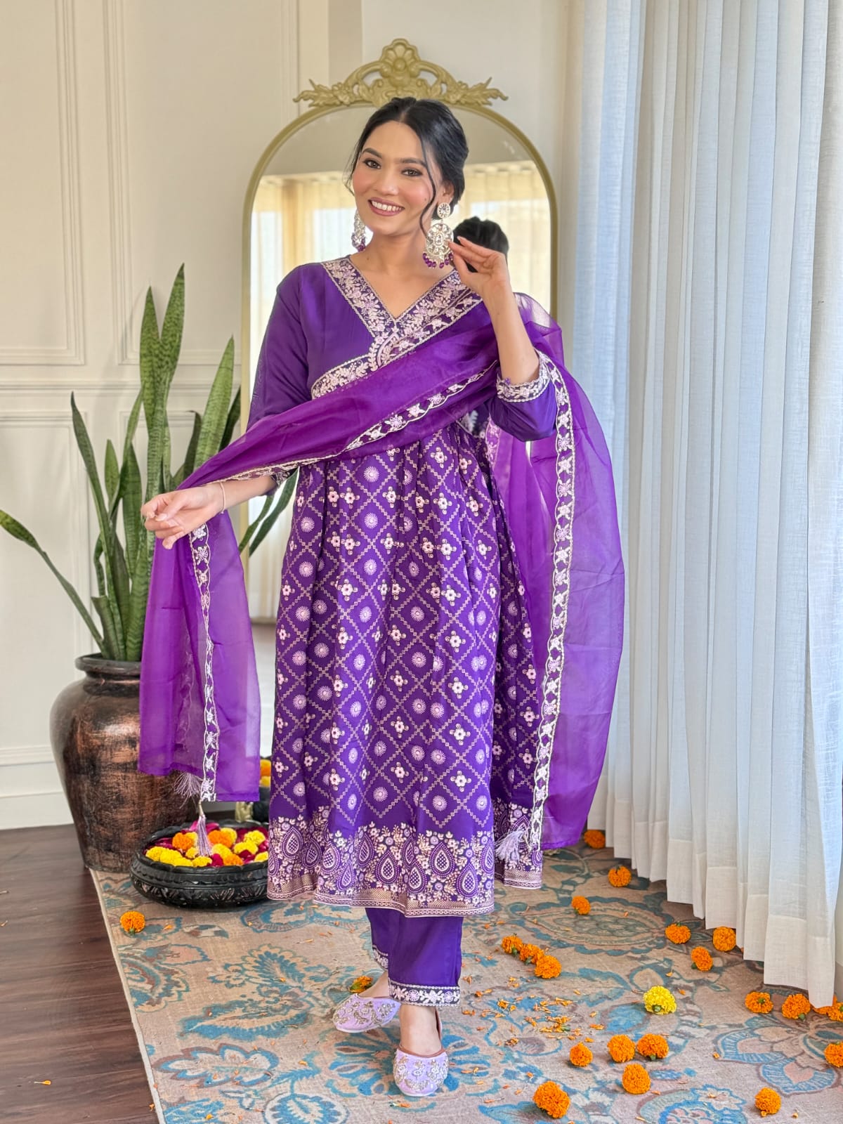Women's Chanderi silk Embroidered Straight Kurta with Chanderi silk Pant & Organza Dupatta Set