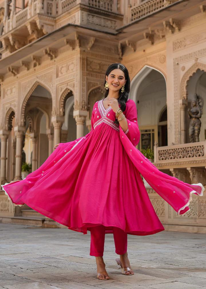 Women's chanderi silk Embroidered Straight Kurta with chanderi silk Pant & Organza Dupatta Set