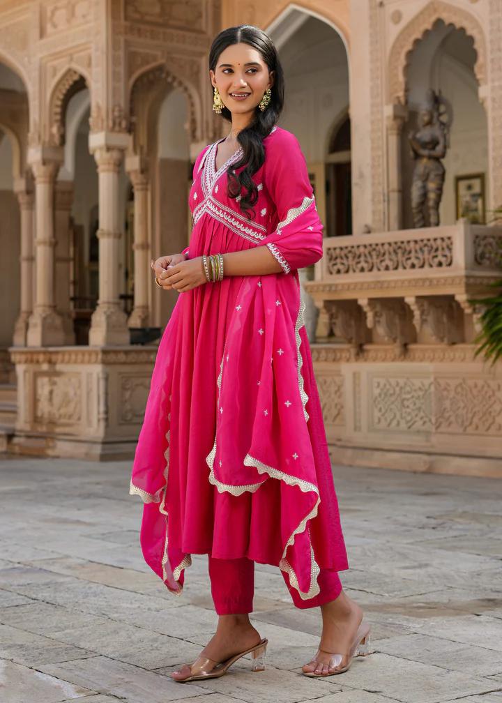 Women's chanderi silk Embroidered Straight Kurta with chanderi silk Pant & Organza Dupatta Set