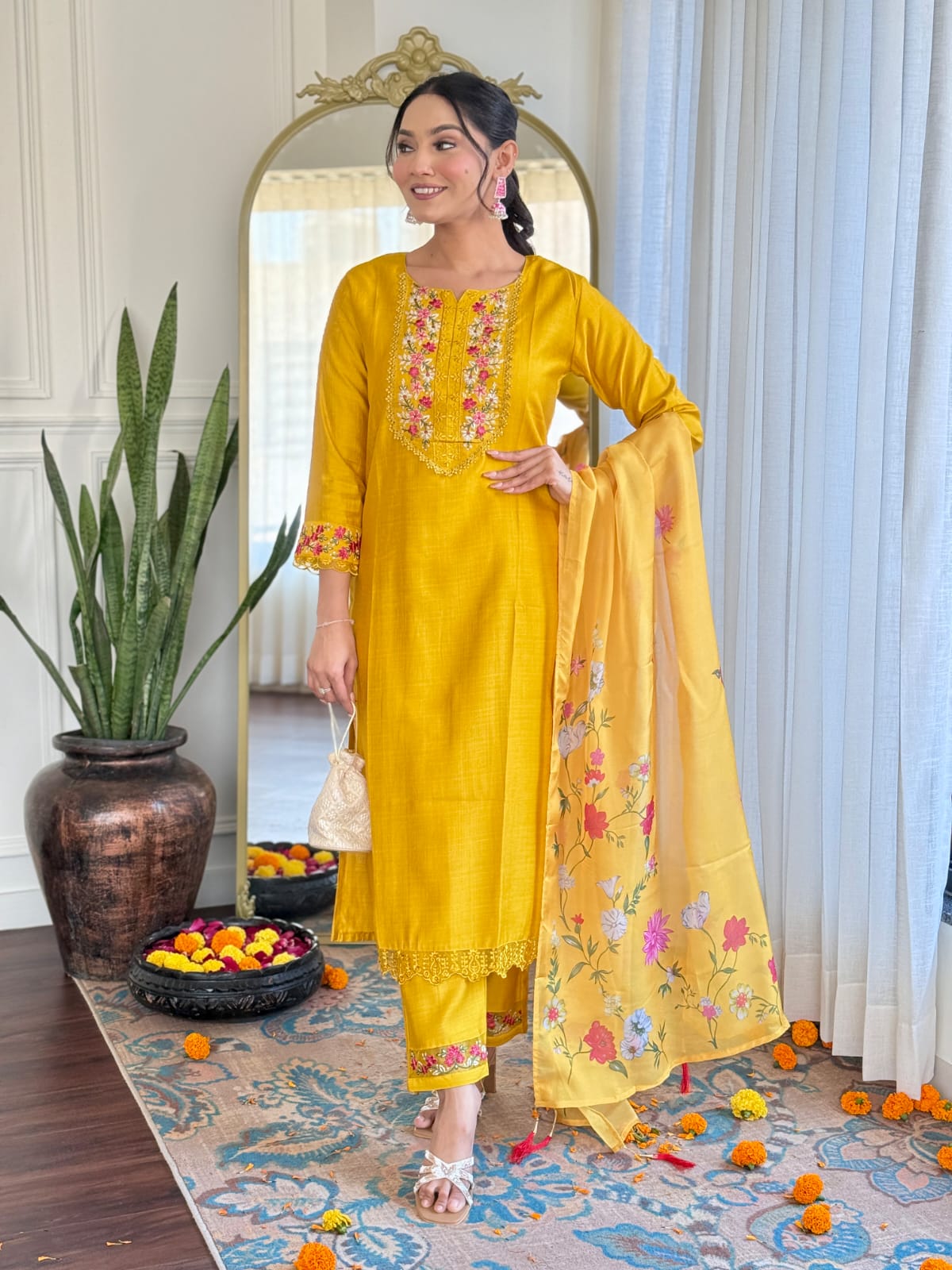 Women's Gadhwal silk Embroidered Straight Kurta with Gadhwal silk Pant & Teby organza Printed Dupatta Set