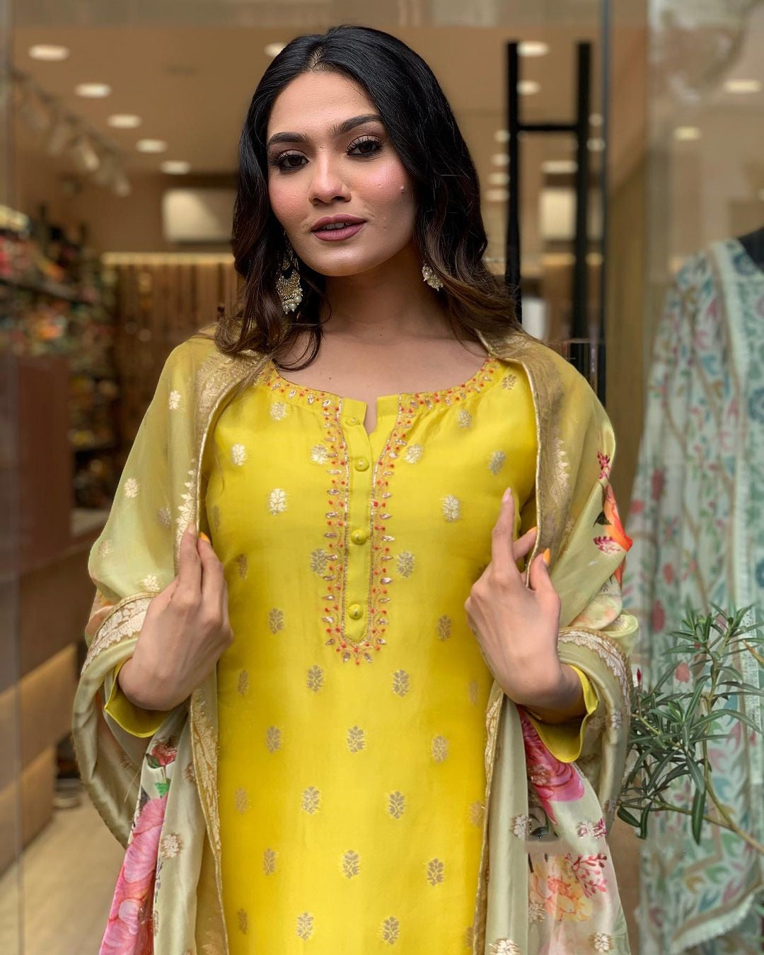 Women's Viscose organza jacquard Embroidered Straight Kurta with Viscose Pant & Jacqard heavy with Printed Dupatta Set