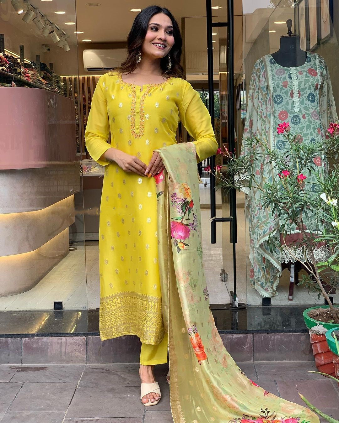 Women's Viscose organza jacquard Embroidered Straight Kurta with Viscose Pant & Jacqard heavy with Printed Dupatta Set