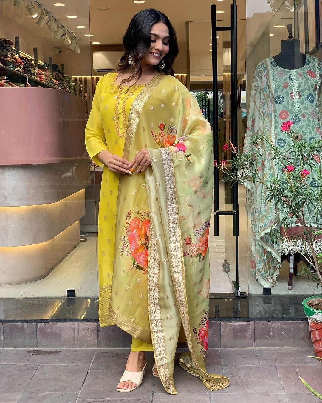 Women's Viscose organza jacquard Embroidered Straight Kurta with Viscose Pant & Jacqard heavy with Printed Dupatta Set
