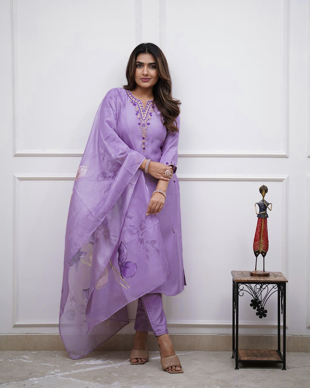 Womens Kurta with Pant and Dupatt , V-Neck.3/4 Sleeve Knee Length Purple