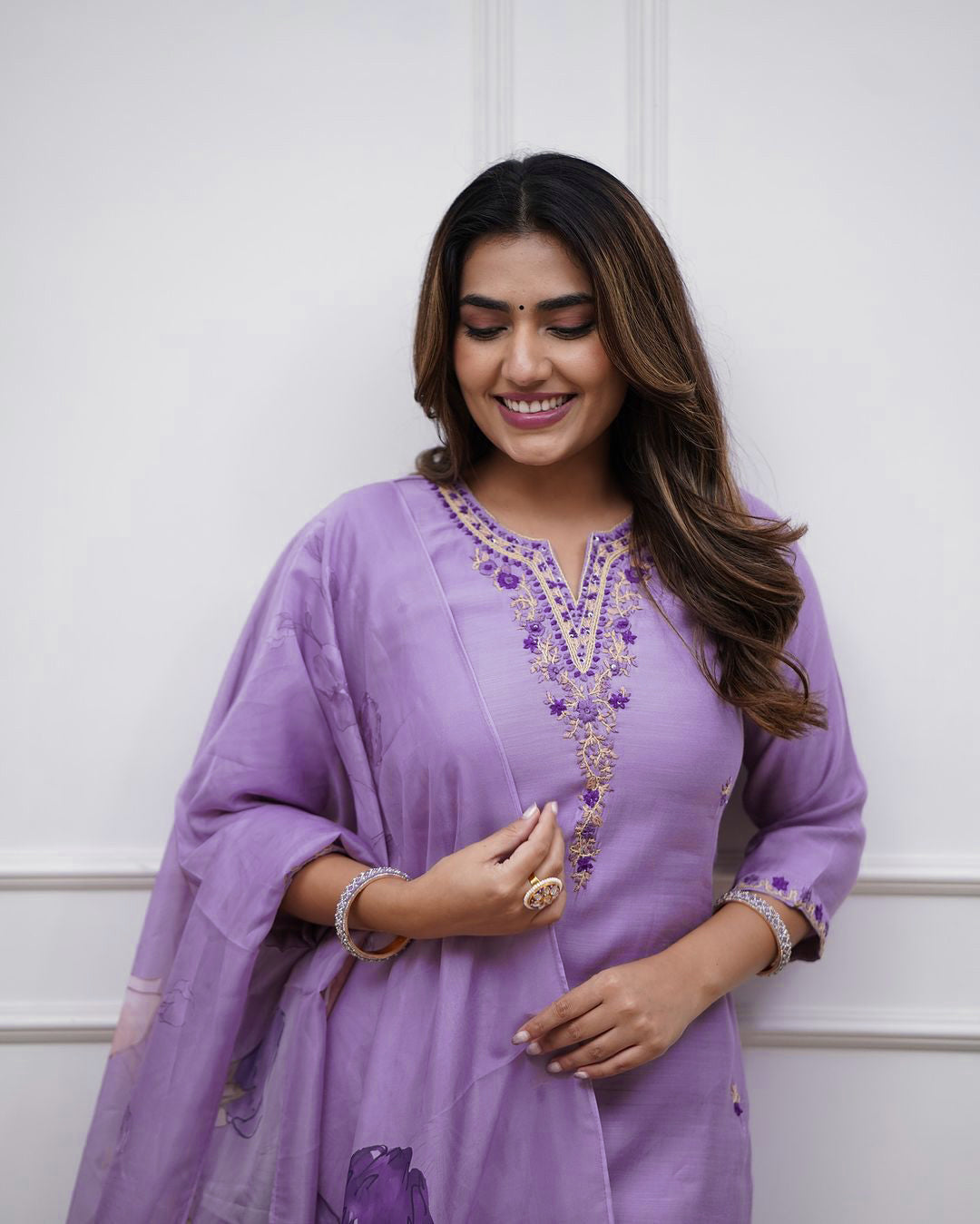 Womens Kurta with Pant and Dupatt , V-Neck.3/4 Sleeve Knee Length Purple